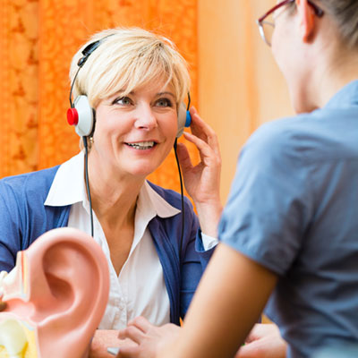Instrument und Technologien zum bestimmen der des Hörvermögens